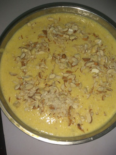 आम की फिरनी (Aam ki phirni recipe in Hindi) रेसिपी मुख्य फोटो