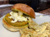 Hamburguesa de curry con guacamole y Saint-Marcellin