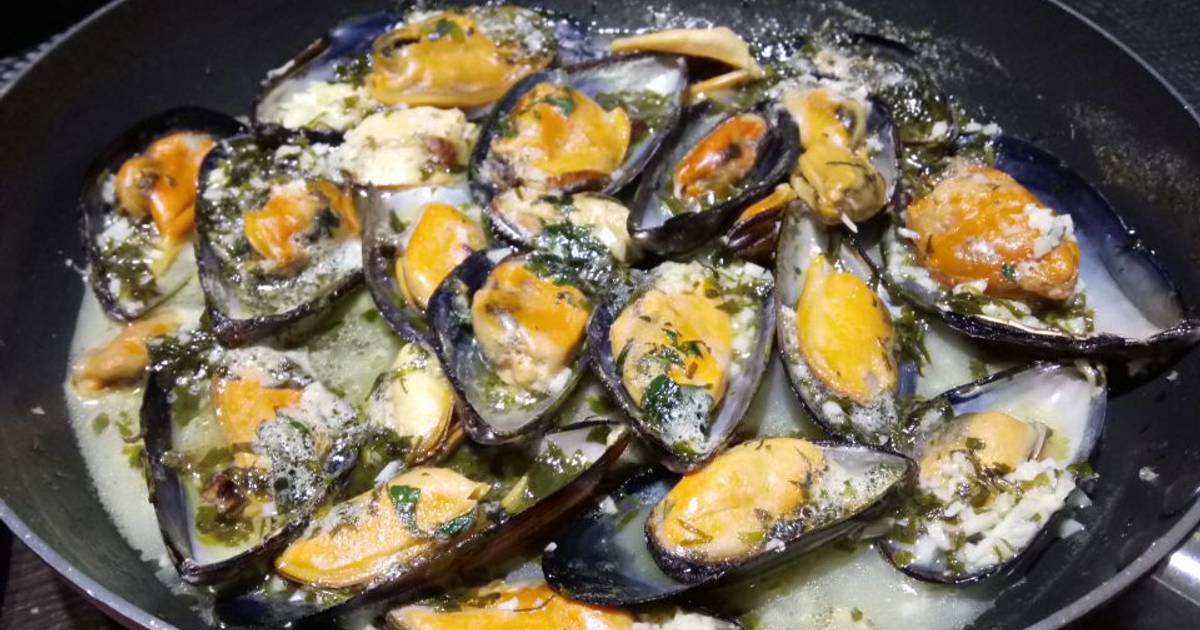 Mejillones a la provenzal en un solo paso Receta de Leopoldo Achaga -  Cookpad