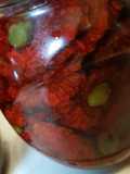 Pomodori secchi sott'olio, capperi, acciughe e peperoncino