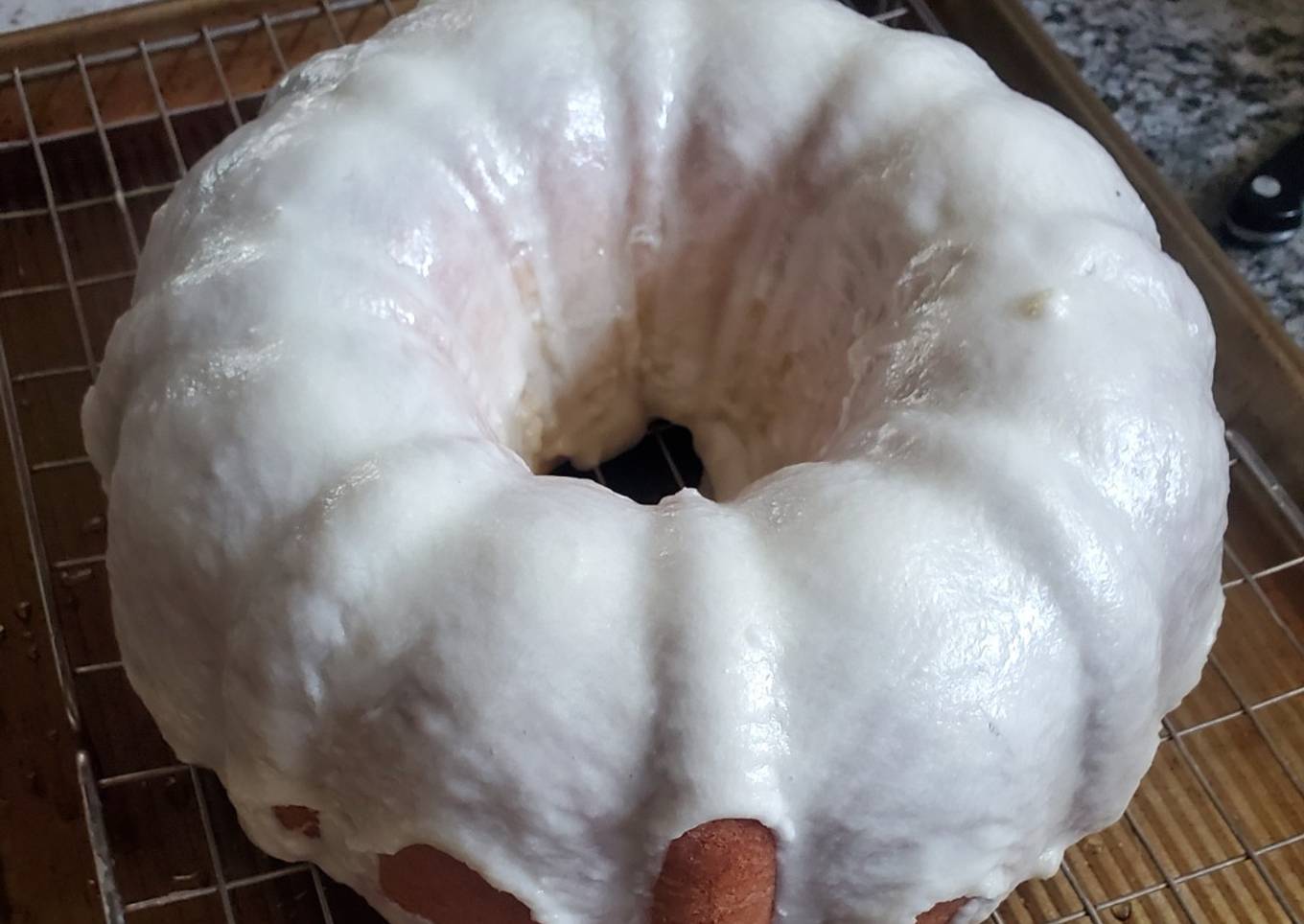 Vavoo's Vanilla Lemon Bunt Cake