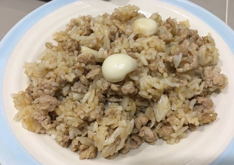 ข้าวผัดหมูสับซอสโชยุ