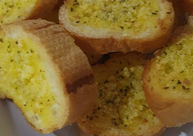 Cara Menghidangkan Garlic Cheese Bread yang Menggugah Selera!