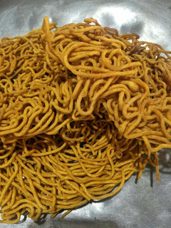 ગાંઠિયા (ganthiya Recipe In Gujarati) રેસીપી મુખ્ય ફોટો