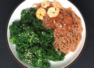 Hình của món [Giảm cân - eat clean #D_22] Mì gạo lứt sốt cà chua + cải xoăn trộn dấm (329calo).