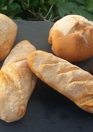 Foto principal de Pan de yogurt con: Queso, oliva verde y ajo negro