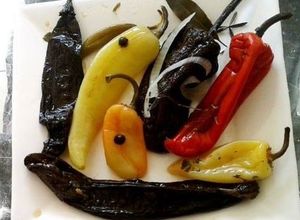 Una foto de Chiles en vinagre de piloncillo para rellenar