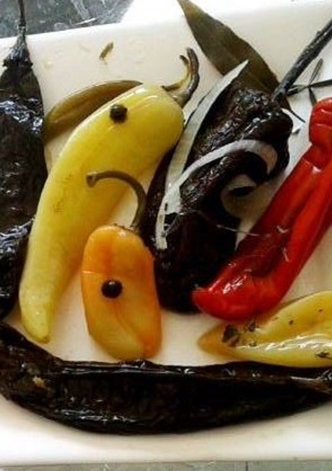 Una foto de Chiles en vinagre de piloncillo para rellenar