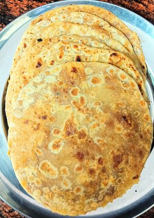 मावा पूरन पोली रेसिपी मुख्य फोटो