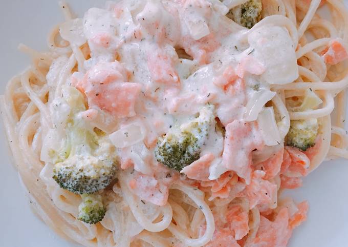 Pasta con salmón y brócoli Receta de Elena - Cookpad