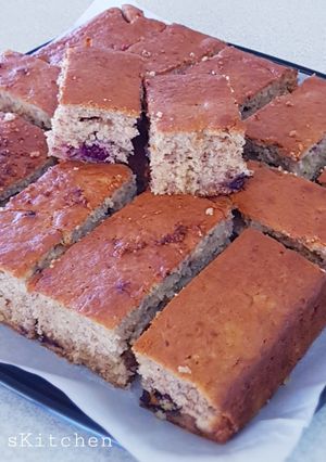 A picture of Mix Berry Banana Cake.
