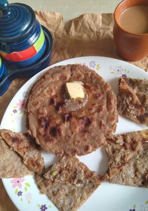 A picture of Potato stuffed bajra/pearl millet paratha.