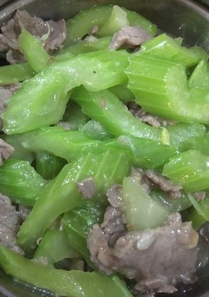 Foto resep Sapi Seledri Tumis Bawang Putih