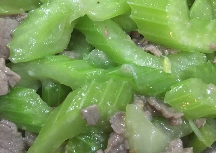 Sapi Seledri Tumis Bawang Putih