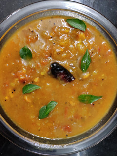 சுரைக்காய் தக்காளி கடையல் (Suraikkaai thakkaali kadaiyal recipe in tamil) செய்முறை முக்கிய புகைப்படம்