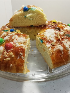 Una foto de Roscón de reyes súper esponjoso