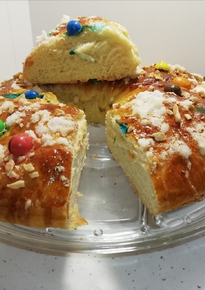 Una foto de Roscón de reyes súper esponjoso