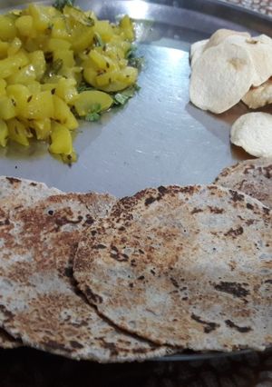 A picture of Bharwa Roti.