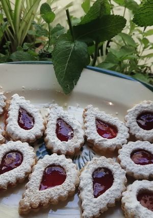 Une photo de Sablés fraises a la djamicoo
