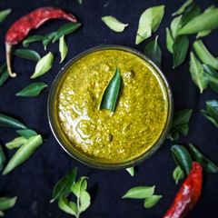 A picture of Kadipatta chutney.