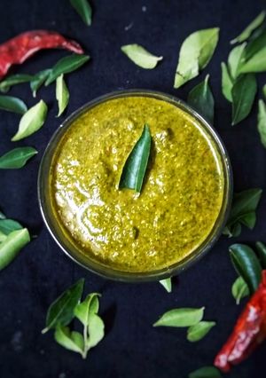 A picture of Kadipatta chutney.