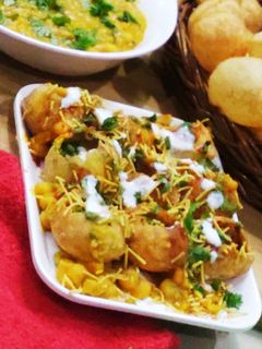 रगड़ा पूरी (Ragda puri recipe in Hindi) रेसिपी मुख्य फोटो
