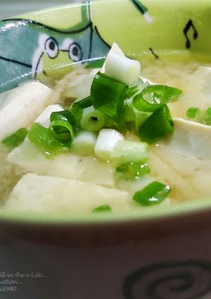 豐富鈣質『虱目魚骨味噌高湯』 的食譜成品照片