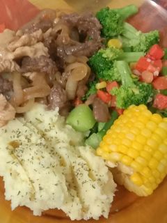 Foto resep Tumis bulgogi sapi/ayam dgn mashed potato dan sayur