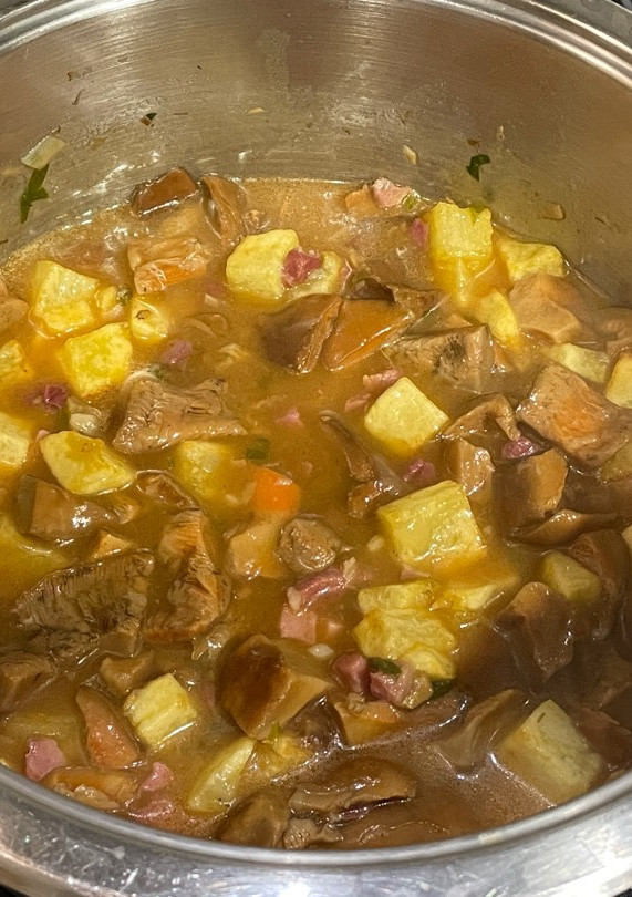 Una foto de Níscalos con patatas