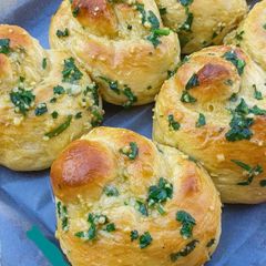 A picture of Garlic knots.