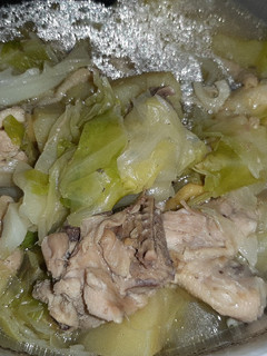 A picture of Nilagang manok.