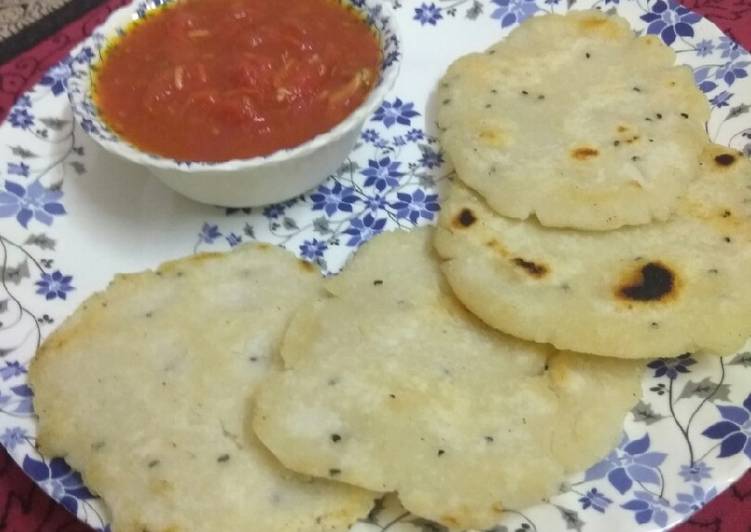 Rice flour paratha with tomato chutney