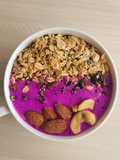 Granola Bowl แก้วมังกรแดงปั่นโยเกิร์ต อาหารเช้าโลว์คาร์บ