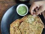 ચીઝ વેજીટેબલ સ્ટફ્ડ પરાઠા (Cheese Vegetable Stuffed Paratha Recipe In Gujarati)