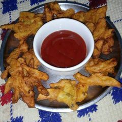 Crispy aloo pakoda A picture of Crispy aloo pakoda.
