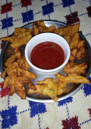 A picture of Crispy aloo pakoda.