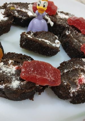 चॉकलेट स्विस रोल (Chocolate swiss roll recipe in Hindi) रेसिपी मुख्य फोटो