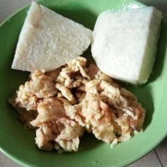 A picture of Boiled yam with scrambled egg.