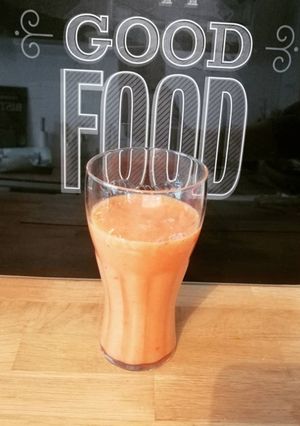 Une photo de Smoothie mangue fraise banane