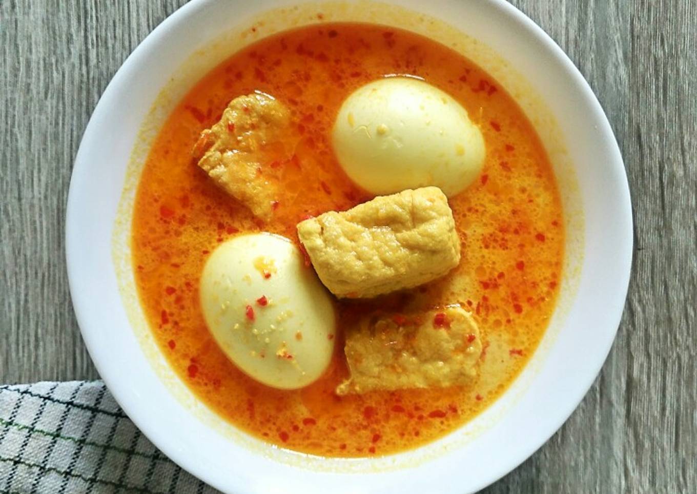 Tahu Telur Kuah Santan Kuning