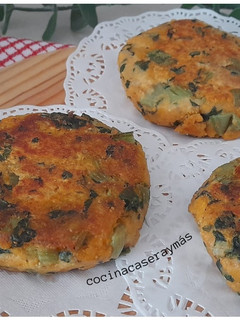 Una foto de Tortitas de patatas y acelgas