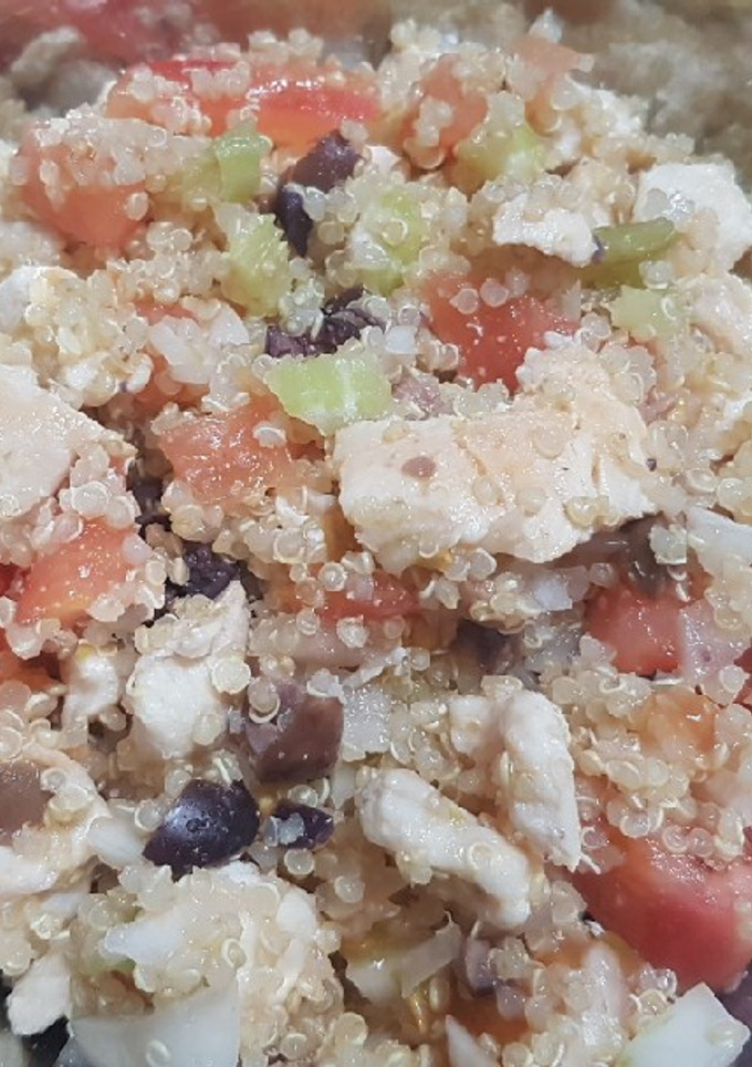 Una foto de Ensalada de quinoa con pollo