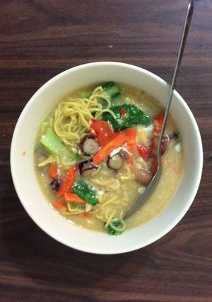 A picture of Seafoods Noodle.