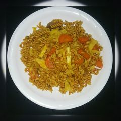A picture of Stir fry veggies macaroni.
