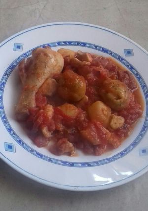 Foto principal de Pollo con tomate y pimientos del piquillo