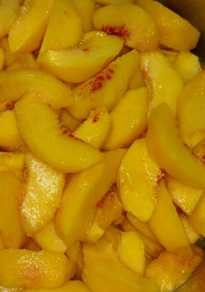 A picture of Southern Peach Cobbler from scratch.