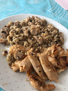 Una foto de Heüra con champiñón y quinoa
