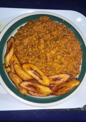A picture of Porridge beans and fried plantain.
