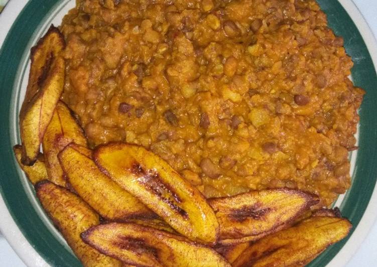 Simple Way to Make Speedy Porridge beans and fried plantain