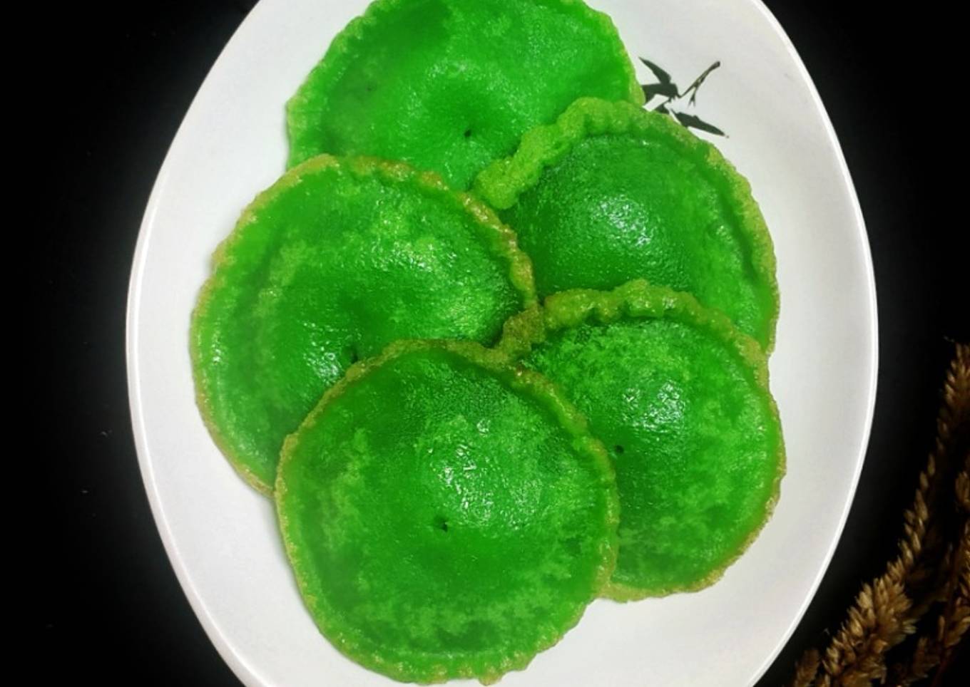 58. Kue Cucur Pandan